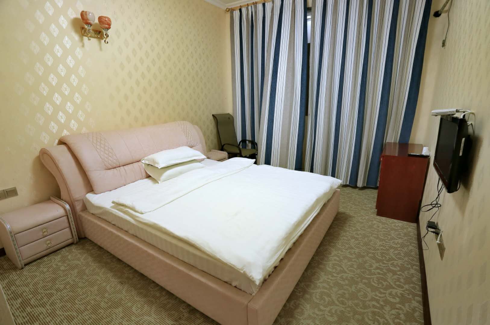 微信图片_20180524150441.jpg